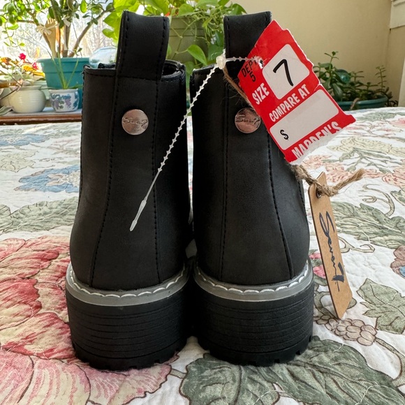 Seven7 Billie Boots NWT - Picture 3 of 6